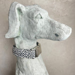 Laden Sie das Bild in den Galerie-Viewer, Halsband Cleo
